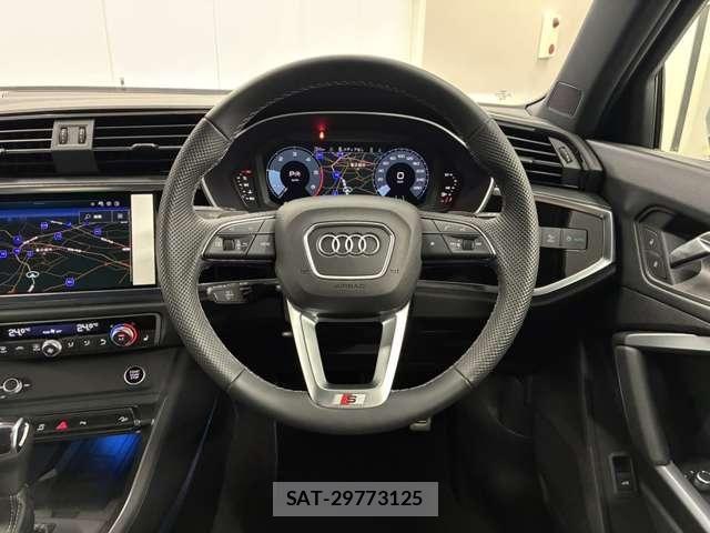 Audi Q3 2021-05 8740627-13