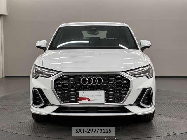 Audi Q3 2021-05 8740627-2