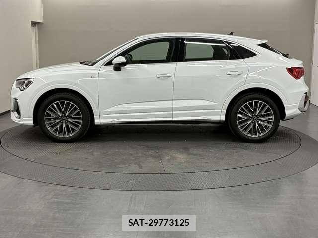 Audi Q3 2021-05 8740627-4