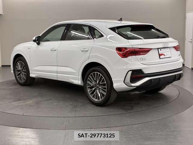 Audi Q3 2021-05 8740627-7