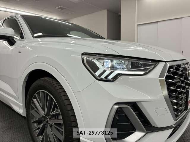 Audi Q3 2021-05 8740627-8