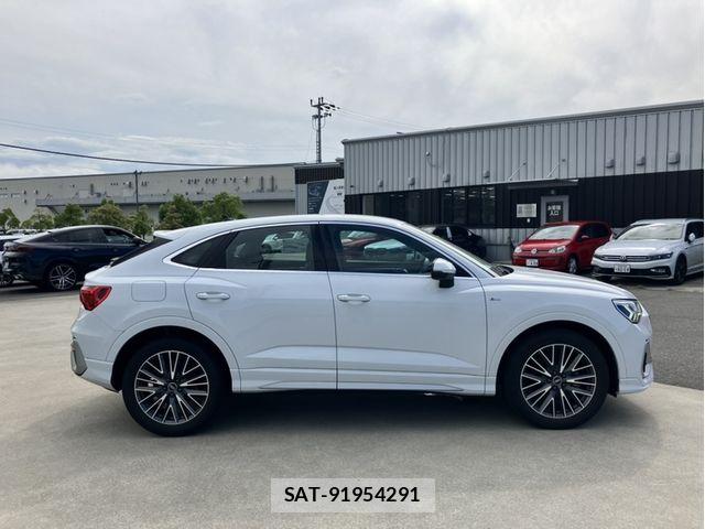 Audi Q3 2021-06 8740628-4
