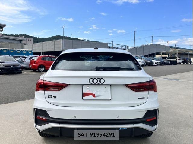 Audi Q3 2021-06 8740628-6