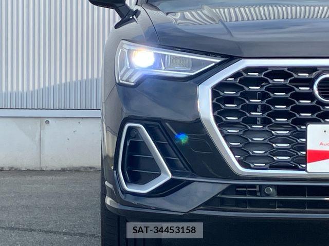 Audi Q3 2021-08 8827914-2