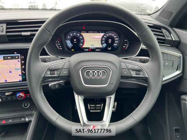 Audi Q3 2025-05 8848279-11