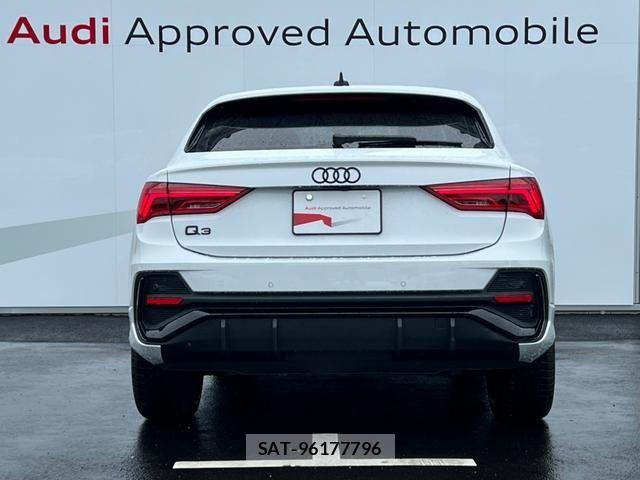 Audi Q3 2025-05 8848279-16