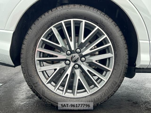 Audi Q3 2025-05 8848279-18