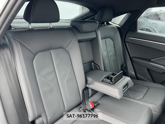 Audi Q3 2025-05 8848279-4