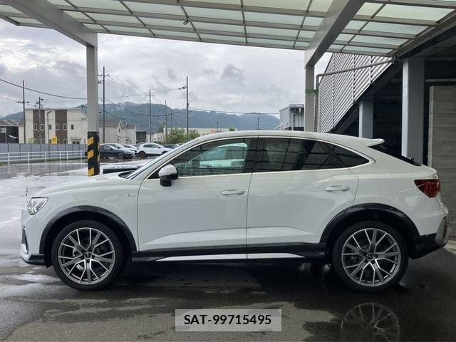 Audi Q3 2023-10 8848278-4
