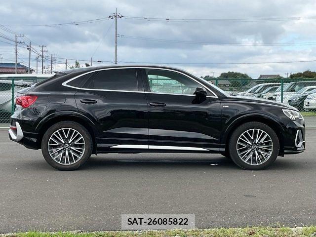Audi Q3 2021-04 8878751-16