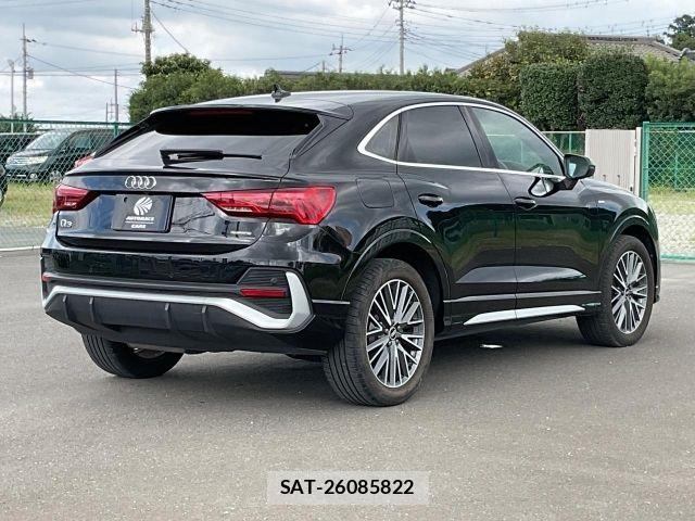 Audi Q3 2021-04 8878751-18