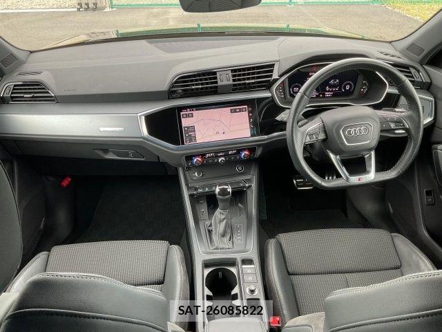Audi Q3 2021-04 8878751-1