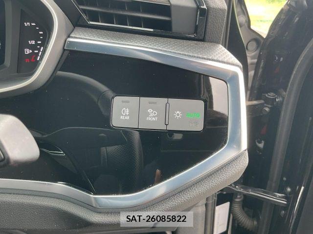 Audi Q3 2021-04 8878751-8
