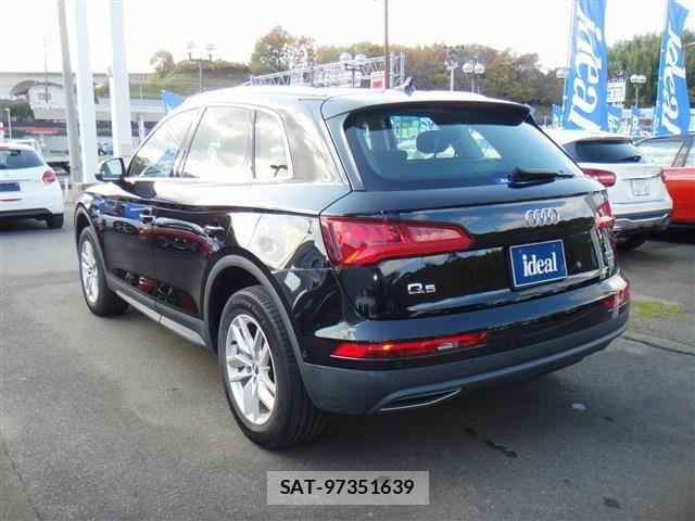 Audi Q5 2018-07 1868626-6