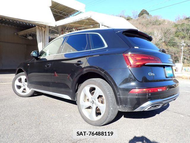 Audi Q5 2021-03 2006398-2