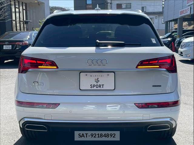 Audi Q5 2021-10 5860366-13