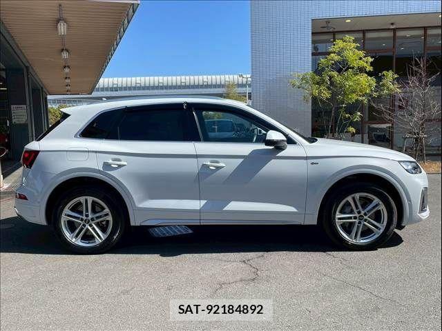 Audi Q5 2021-10 5860366-14