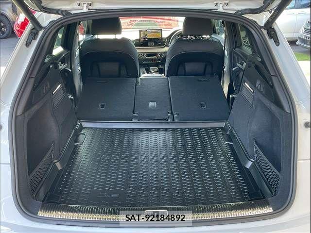 Audi Q5 2021-10 5860366-17