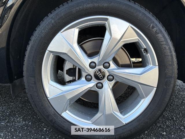 Audi Q5 2022-09 6009658-12