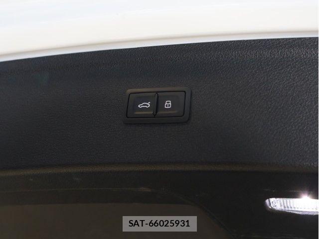 Audi Q5 2022-05 6009657-8