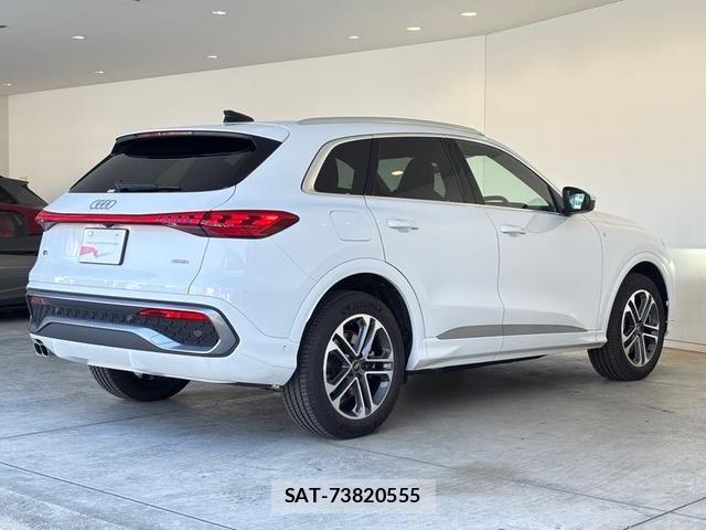 Audi Q5 2025-09 6009648-2