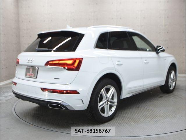 Audi Q5 2023-10 6275762-1