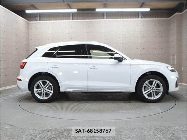 Audi Q5 2023-10 6275762-8