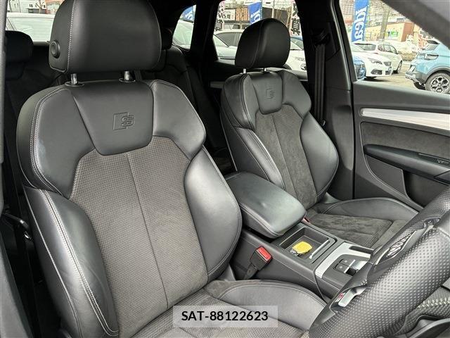 Audi Q5 2019-09 6610632-12