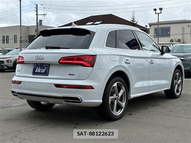 Audi Q5 2019-09 6610632-4