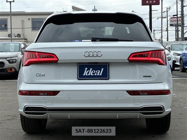 Audi Q5 2019-09 6610632-5