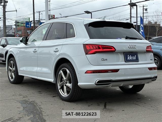 Audi Q5 2019-09 6610632-6