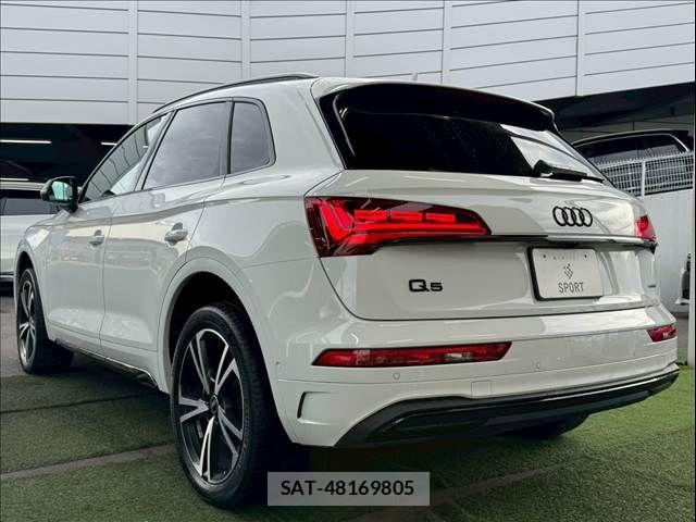 Audi Q5 2023-03 6813814-16