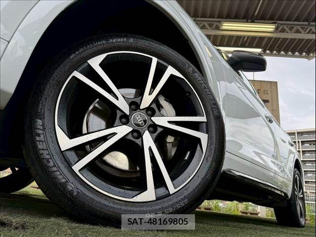 Audi Q5 2023-03 6813814-18