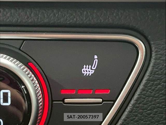 Audi Q5 2021-08 6989242-9