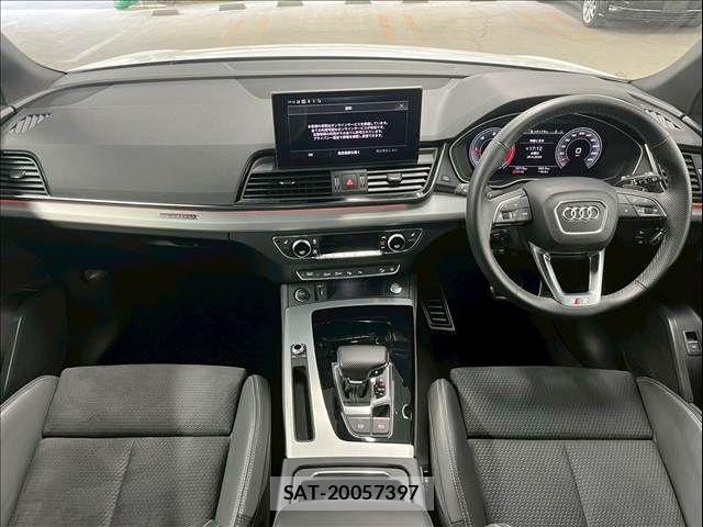 Audi Q5 2021-08 6989242-2