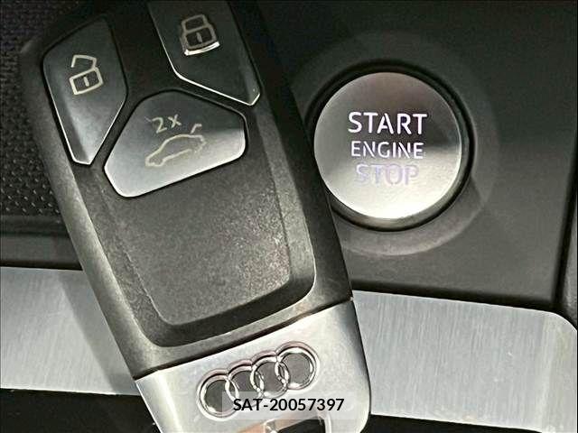 Audi Q5 2021-08 6989242-5