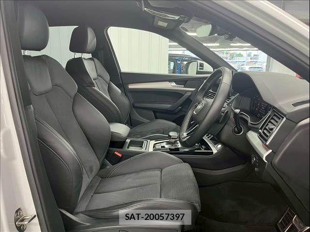 Audi Q5 2021-08 6989242-6