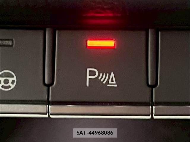 Audi Q5 2023-05 7215045-10