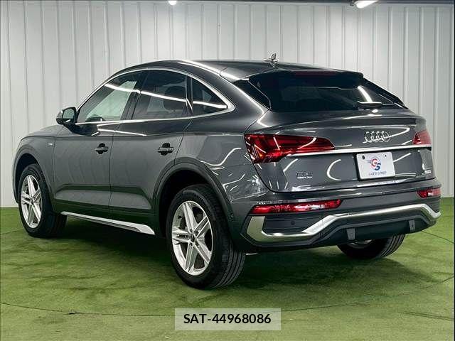 Audi Q5 2023-05 7215045-16