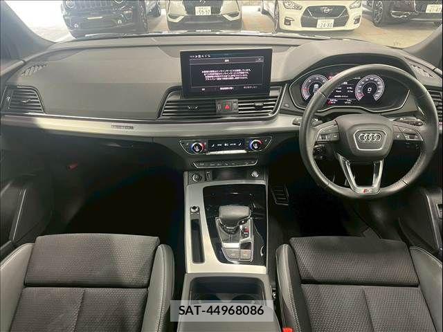 Audi Q5 2023-05 7215045-2