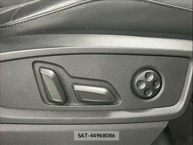 Audi Q5 2023-05 7215045-8