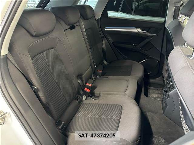 Audi Q5 2021-11 7356894-7