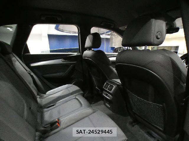 Audi Q5 2018-06 7453024-25