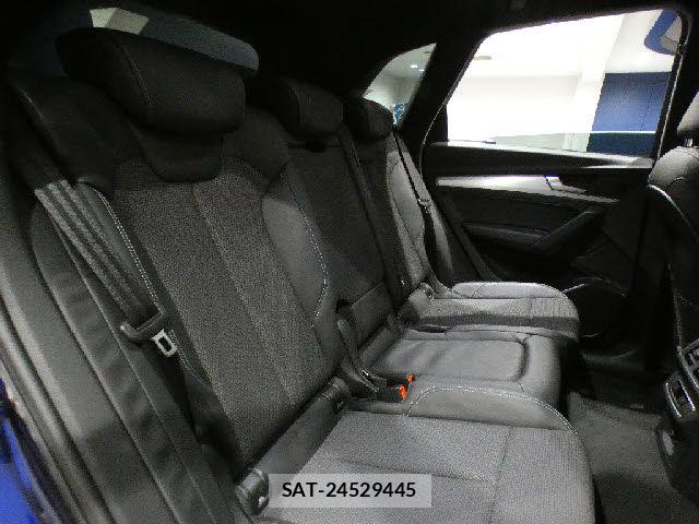 Audi Q5 2018-06 7453024-26