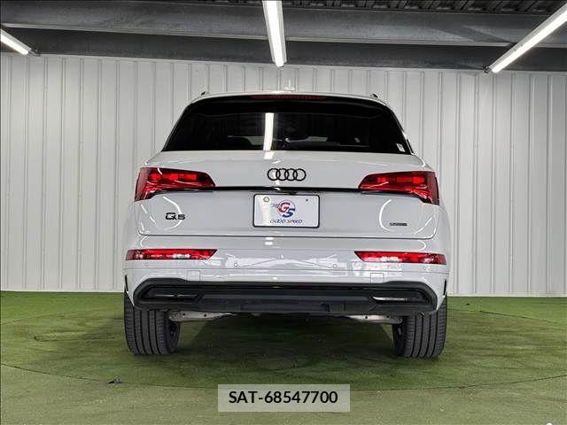 Audi Q5 2023-10 7499611-13