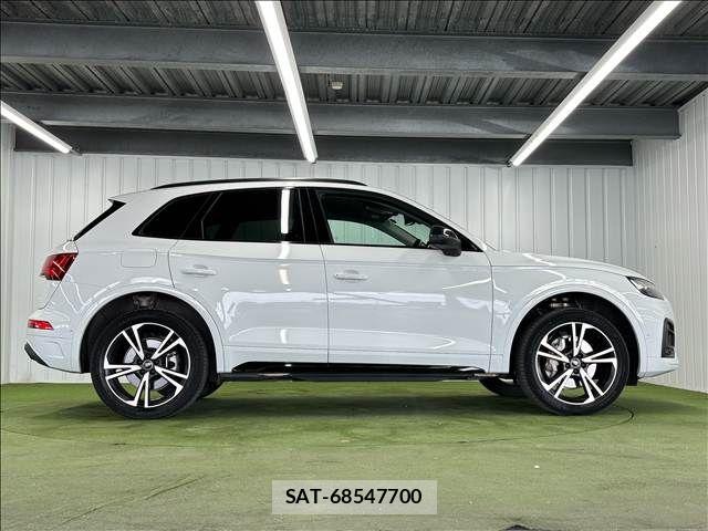 Audi Q5 2023-10 7499611-14