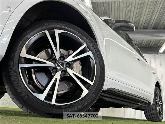 Audi Q5 2023-10 7499611-18