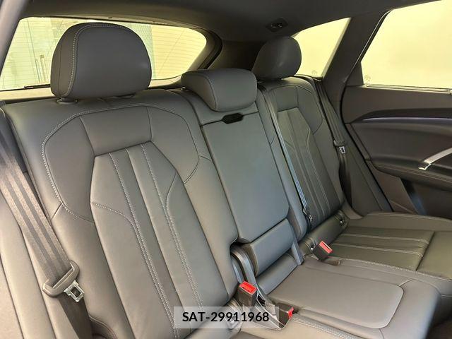 Audi Q5 2025-07 7499609-4