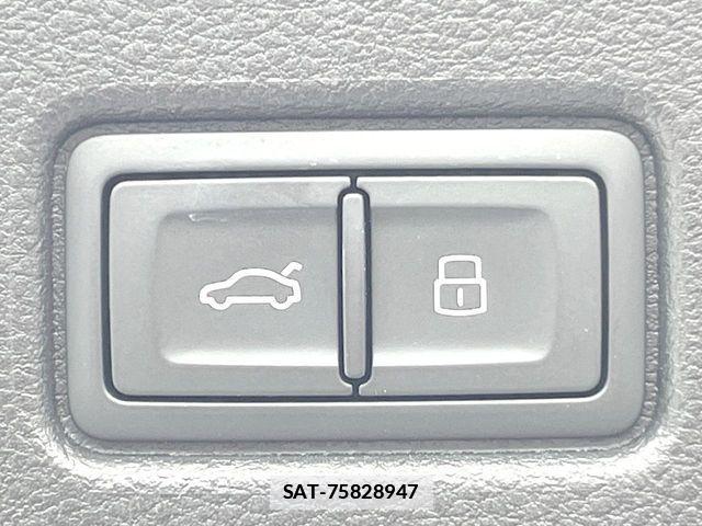 Audi Q5 2023-10 7875364-7
