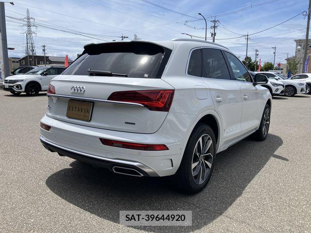 Audi Q5 2021-09 7960567-2